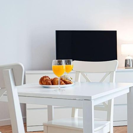 Komfortowy Apartament W Centrum Varsó Kültér fotó