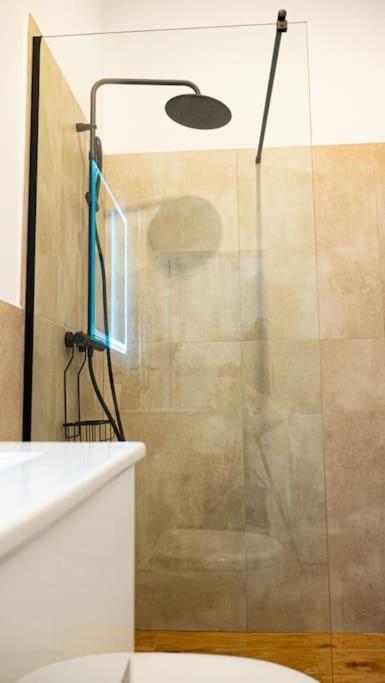 Komfortowy Apartament W Centrum Varsó Kültér fotó