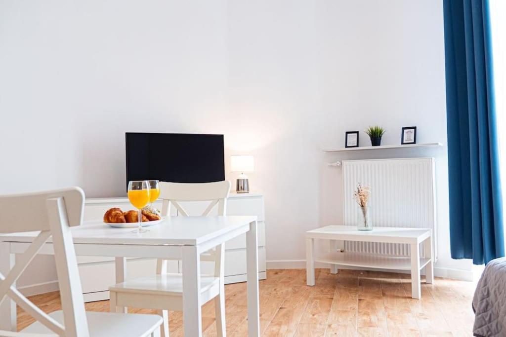Komfortowy Apartament W Centrum Varsó Kültér fotó