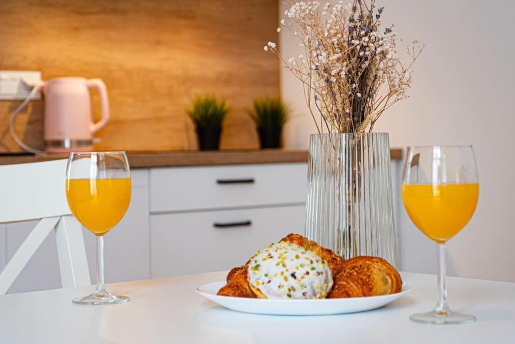 Komfortowy Apartament W Centrum Varsó Kültér fotó