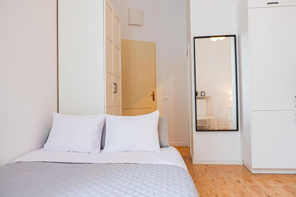 Komfortowy Apartament W Centrum Varsó Kültér fotó