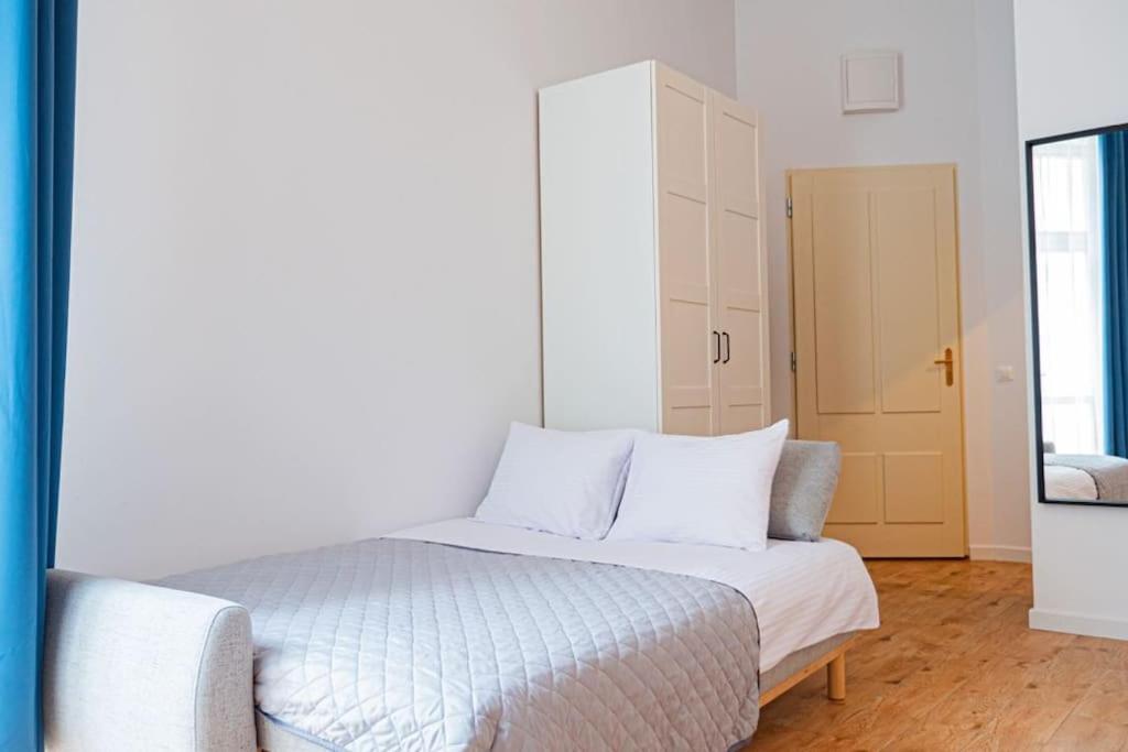 Komfortowy Apartament W Centrum Varsó Kültér fotó
